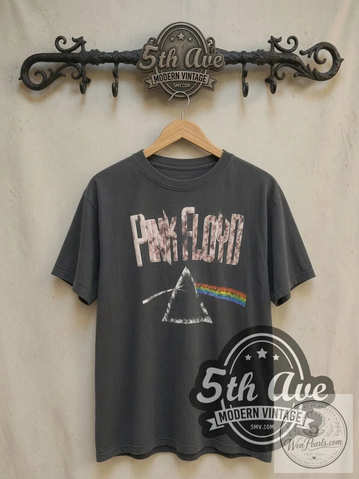 Pink Floyd Dark Side of the Moon Vintage Concert Tour Graphic T-Shirt