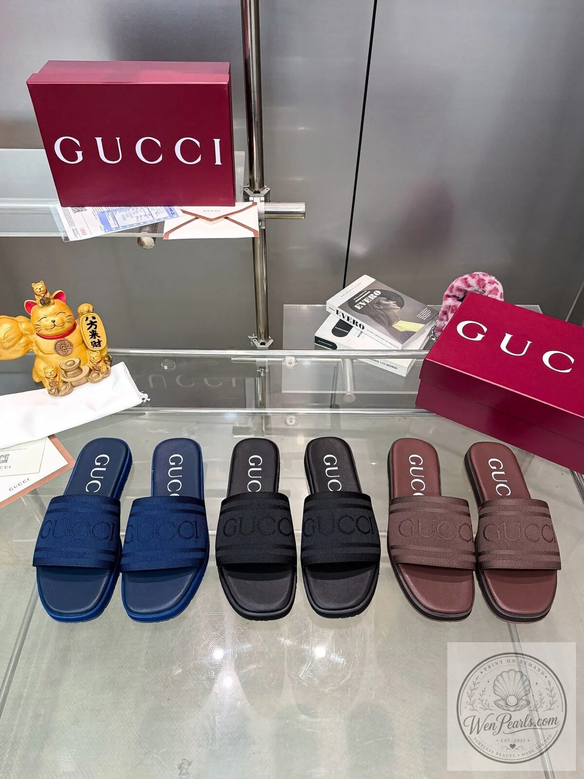 Gucci Navy Blue Rubber Slide Sandals with Embossed Logo 9 Gucci Navy Blue Rubber Slide Sandals with Embossed Logo